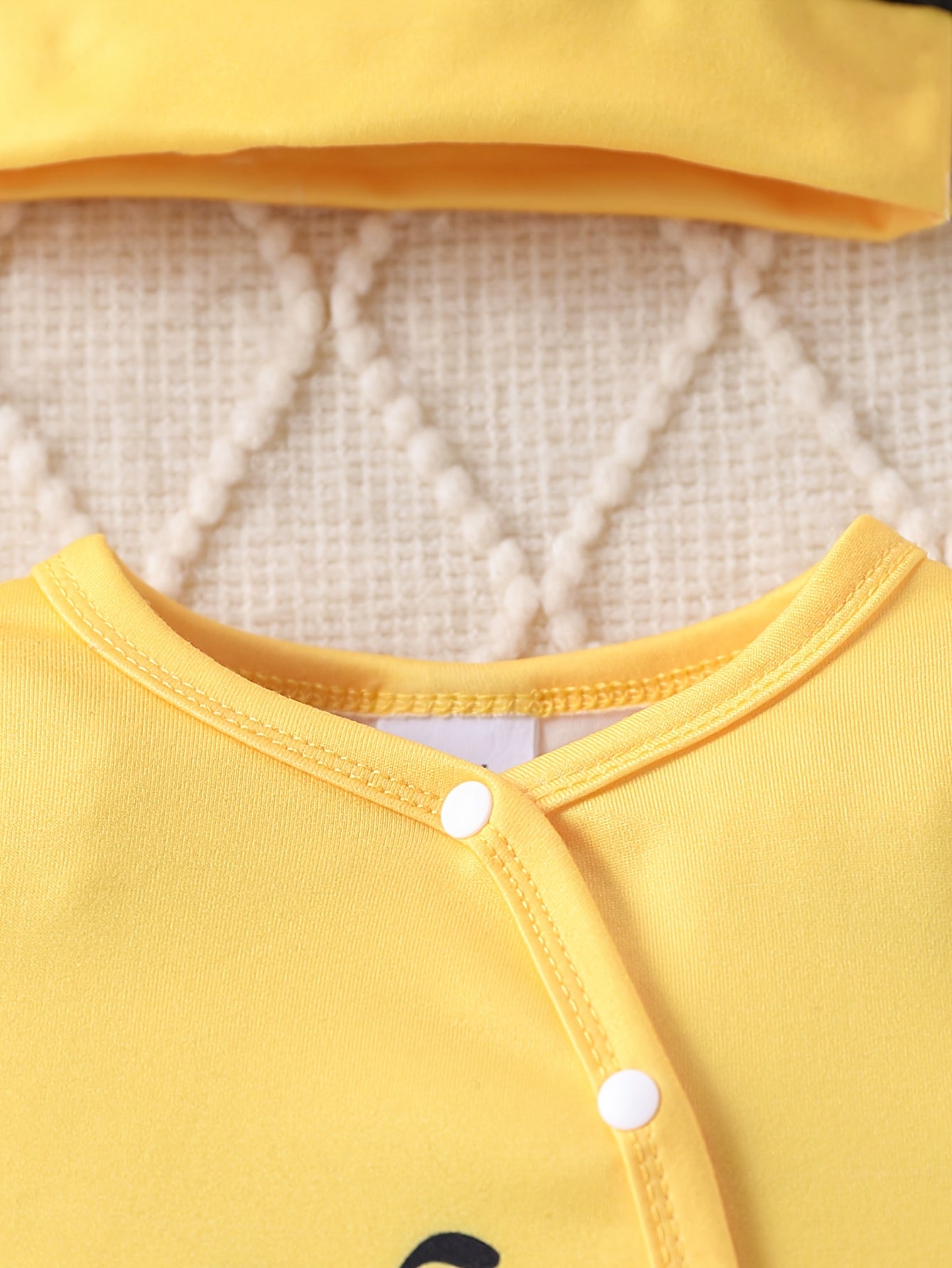 Girls' Cute Cartoon Little Bee Striped Onesie – Long Sleeve Romper with Hat (Spring/Autumn Outdoor Wear)