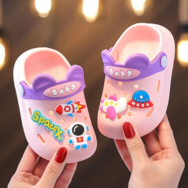 Children's Soft Bottom Summer Slippers for Girls, Cartoon Pattern, Light Up Crib Shoes, Breathable, PVC Upper, Sole, and Insole, No Lining Inside, Spring/Summer