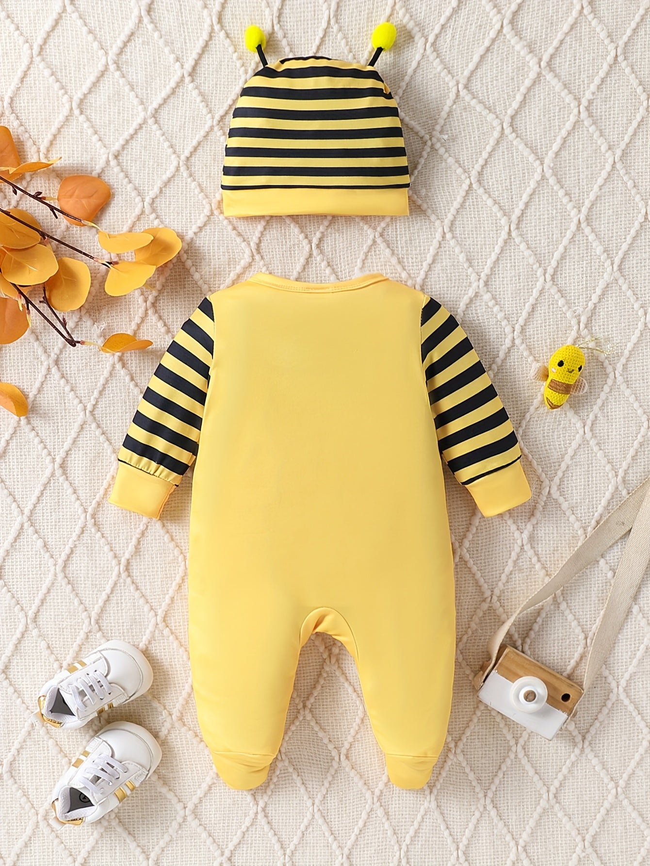 Girls' Cute Cartoon Little Bee Striped Onesie – Long Sleeve Romper with Hat (Spring/Autumn Outdoor Wear)