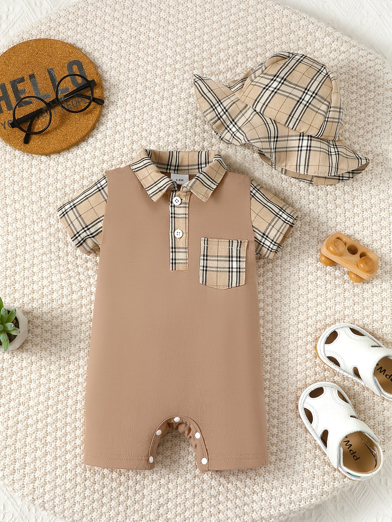 Baby Boy Plaid Print White Short Sleeve Romper with Plaid Fisherman Hat – Casual & Cute (0-3 Years, Summer Wear)