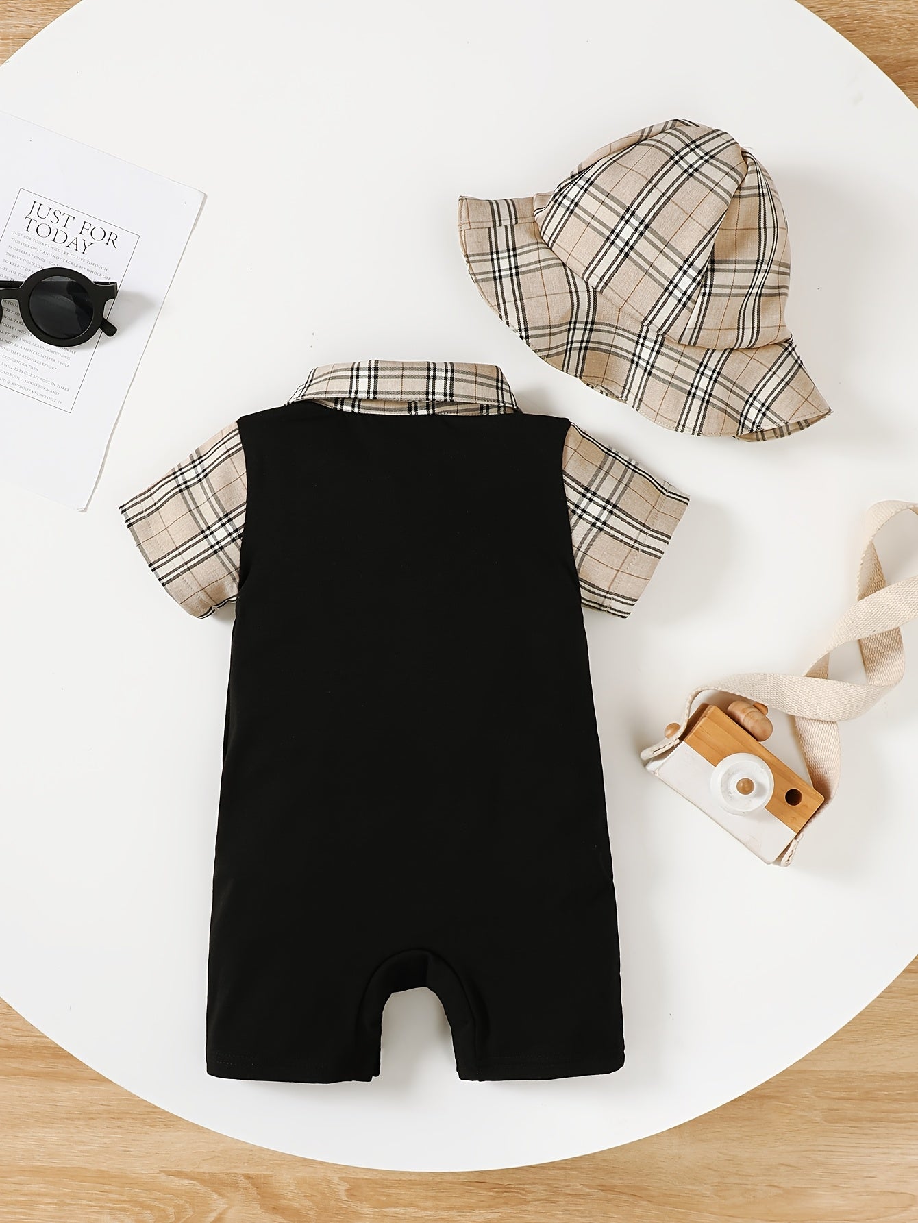 Baby Boy Plaid Print White Short Sleeve Romper with Plaid Fisherman Hat – Casual & Cute (0-3 Years, Summer Wear)