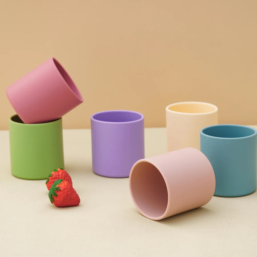 1PCS Baby Silicone Sports Cup, Pure Color Leakproof Sippy Cup with Flip Lid, Portable Baby Water Bottle for Kids, BPA Free Tableware