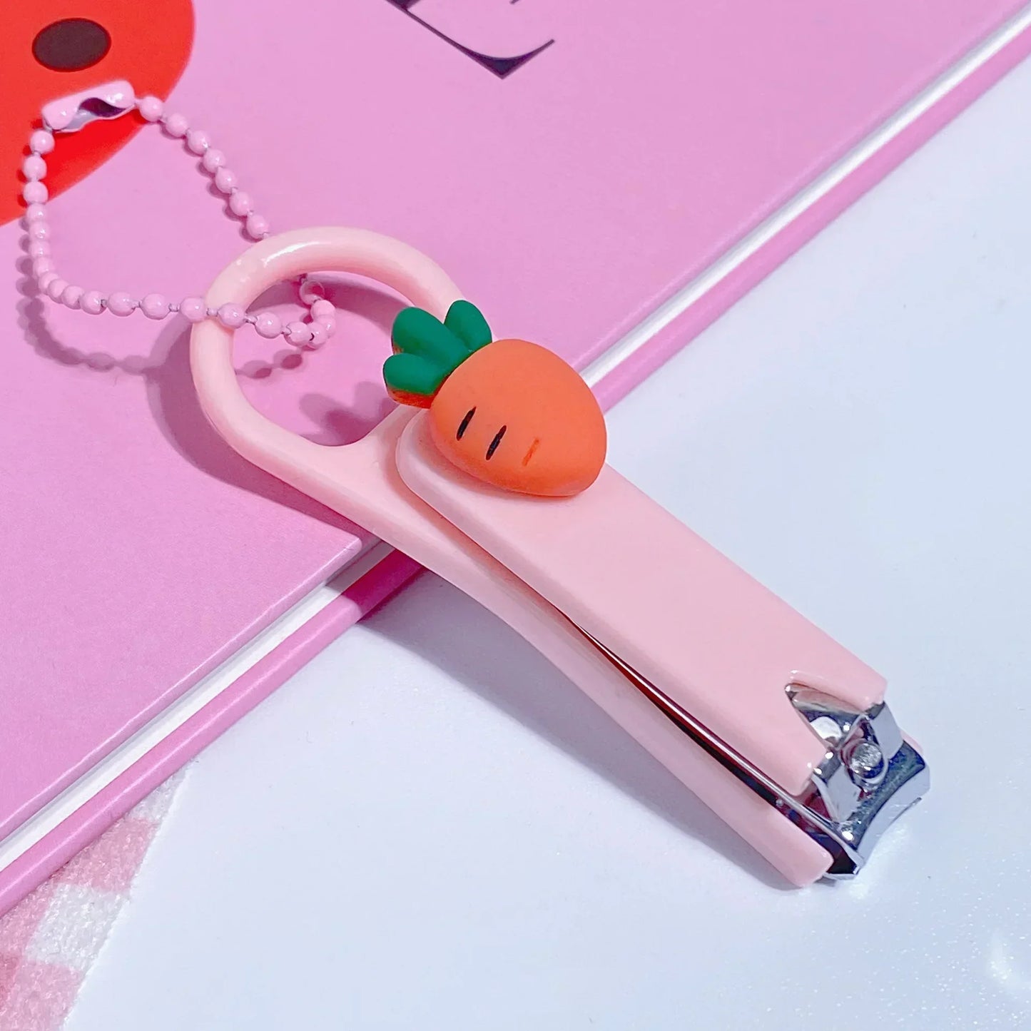 Girls Heart Pink Nail Clippers with Bead Chain Cartoon Bear Rabbit Nail Trimmer Cutter for Baby Kids Care Manicure Tools