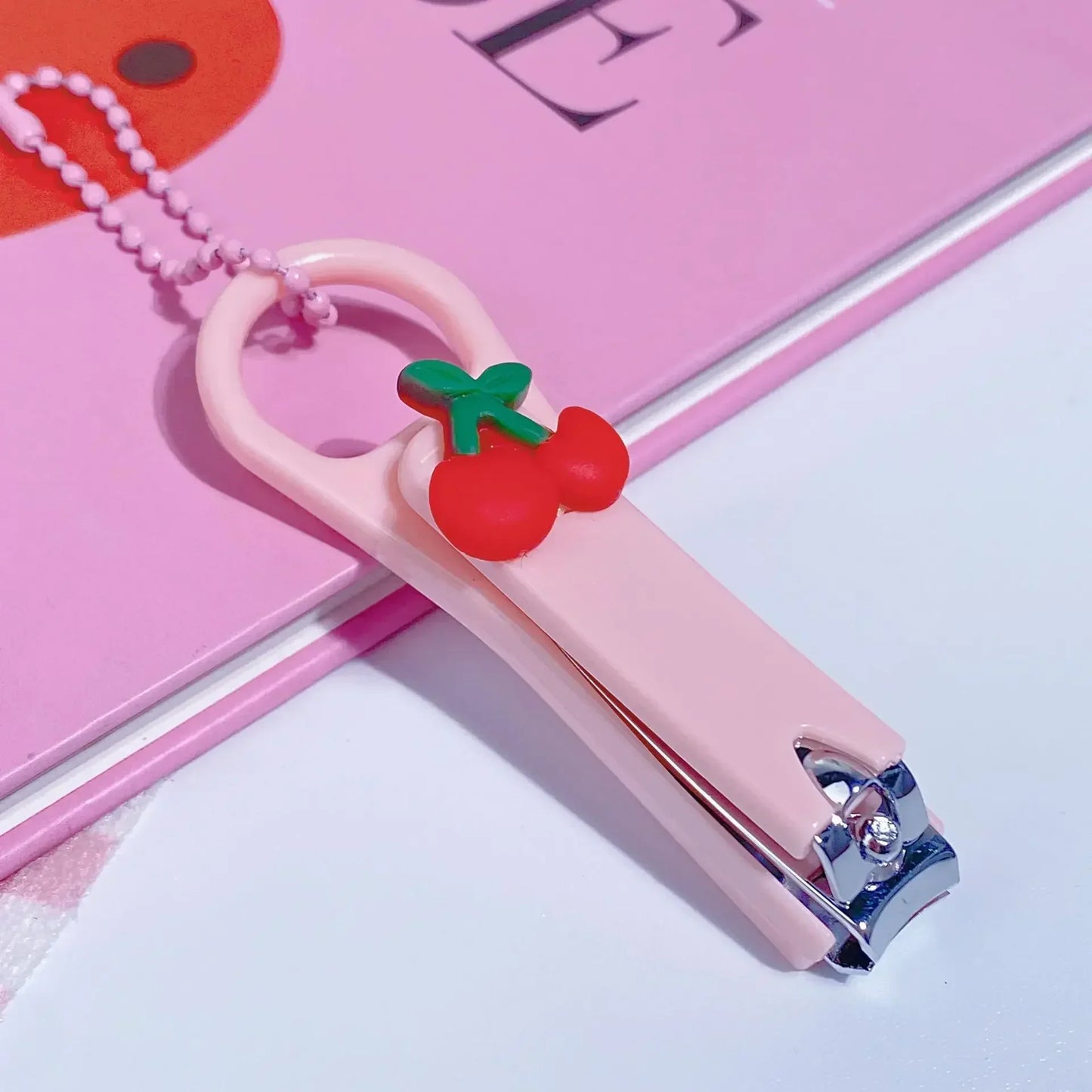 Girls Heart Pink Nail Clippers with Bead Chain Cartoon Bear Rabbit Nail Trimmer Cutter for Baby Kids Care Manicure Tools