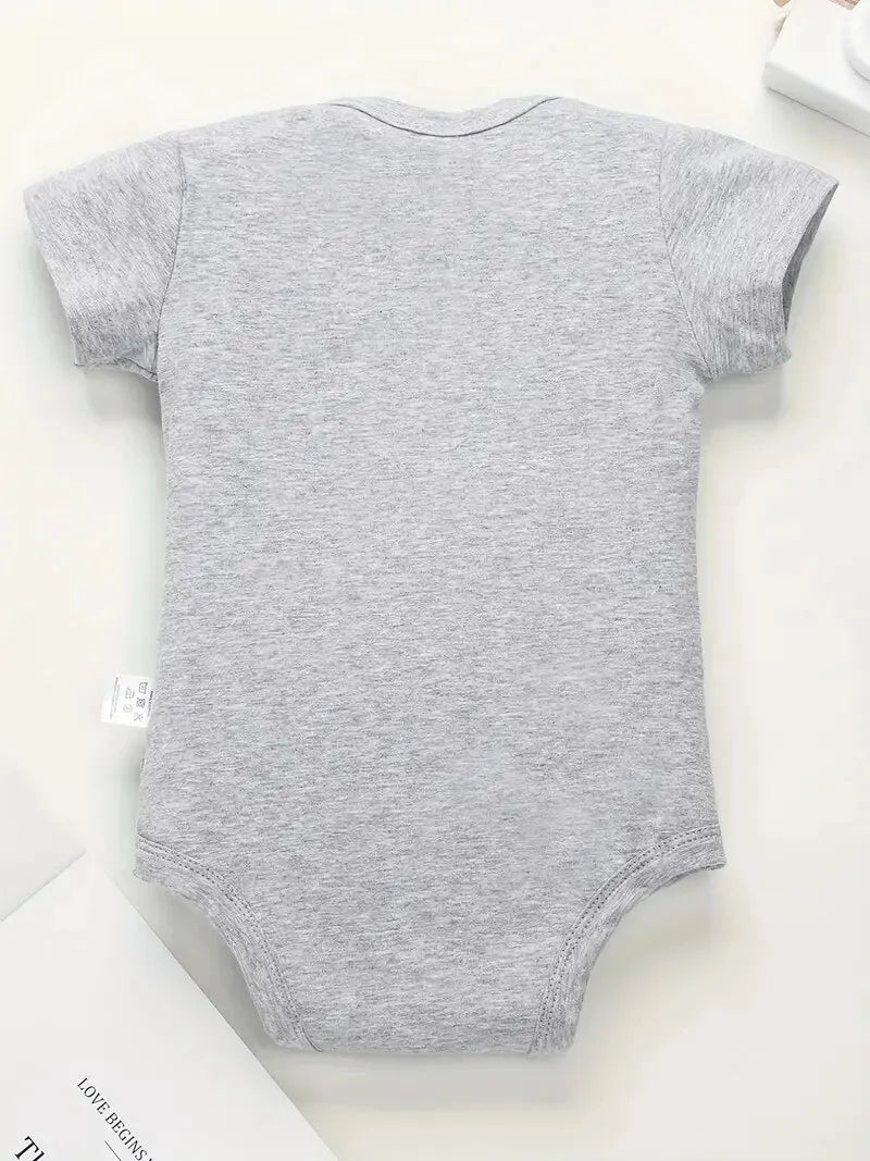 I Love Mom & Dad Baby Romper – Cute Newborn Bodysuit for Boys & Girls, Comfortable Cotton Outfit