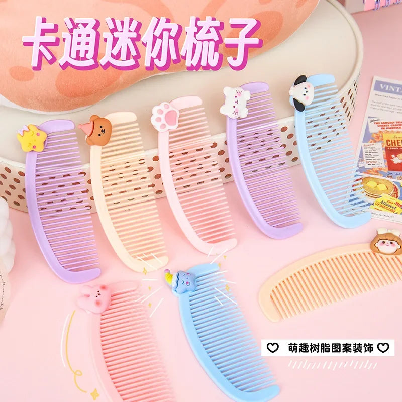 Cartoon Mini Crescent Comb - Cute Children’s Small Comb for Students - Portable Plastic Hairdressing Comb - Small Gift