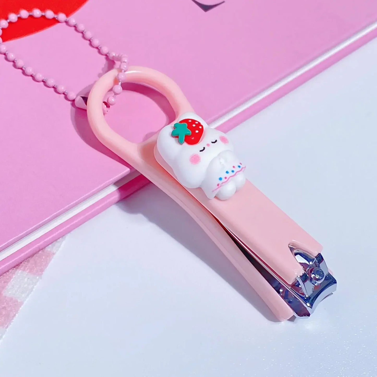 Girls Heart Pink Nail Clippers with Bead Chain Cartoon Bear Rabbit Nail Trimmer Cutter for Baby Kids Care Manicure Tools