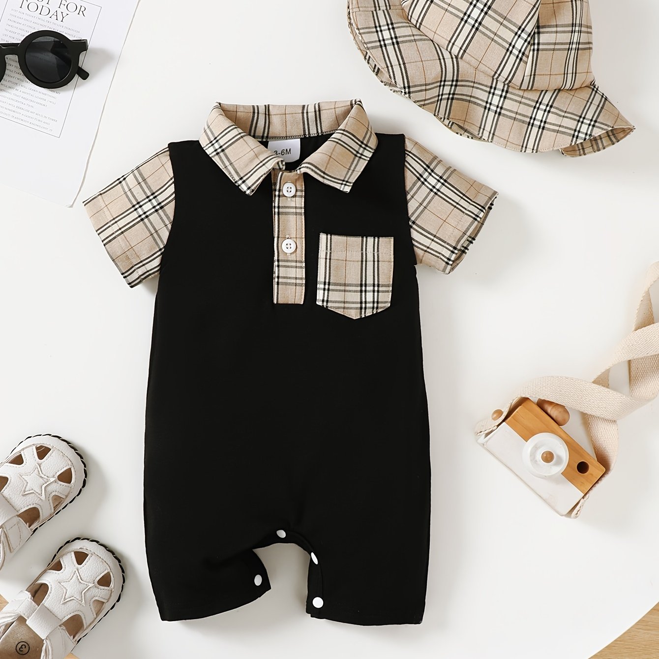 Baby Boy Plaid Print White Short Sleeve Romper with Plaid Fisherman Hat – Casual & Cute (0-3 Years, Summer Wear)