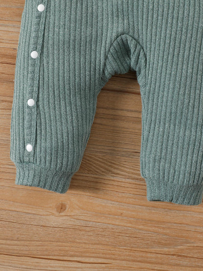 PatPat 2pcs Baby Boy/Girl Rib Knit Jumpsuit – Button Front Long-Sleeve Romper with Matching Hat Set