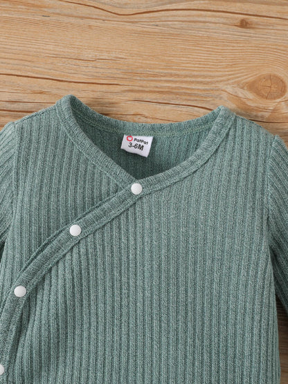 PatPat 2pcs Baby Boy/Girl Rib Knit Jumpsuit – Button Front Long-Sleeve Romper with Matching Hat Set