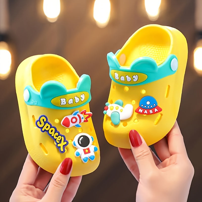 Children's Soft Bottom Summer Slippers for Girls, Cartoon Pattern, Light Up Crib Shoes, Breathable, PVC Upper, Sole, and Insole, No Lining Inside, Spring/Summer