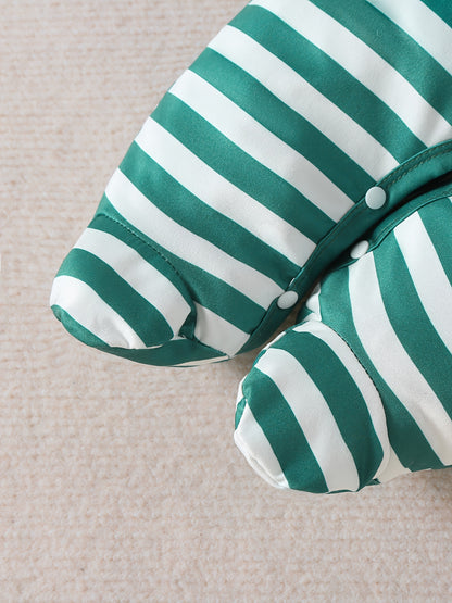 Three-Piece Dinosaur-Themed Green Striped Onesie Set for Baby Boys – Outdoor Wear, Comfortable & Cute