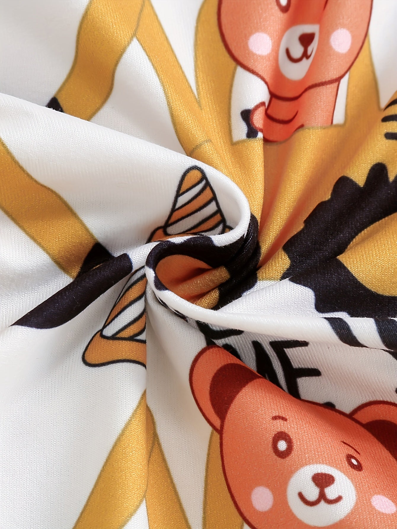 3pcs Baby Outfit Set – Cartoon Bear & Excavator Print, Knitted Fabric Romper, Beanie & Pants (Fall/Winter, Regular Fit)