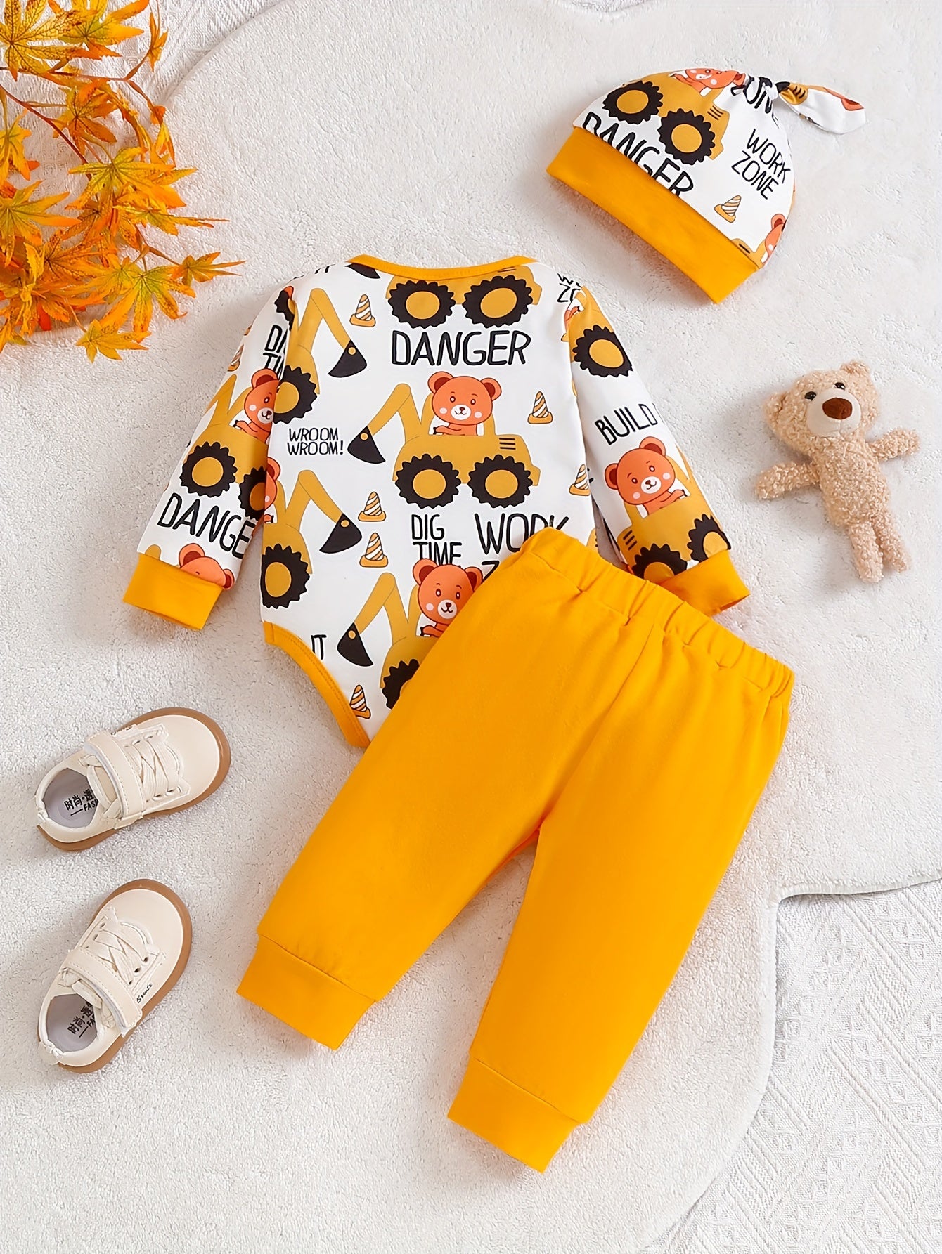 3pcs Baby Outfit Set – Cartoon Bear & Excavator Print, Knitted Fabric Romper, Beanie & Pants (Fall/Winter, Regular Fit)