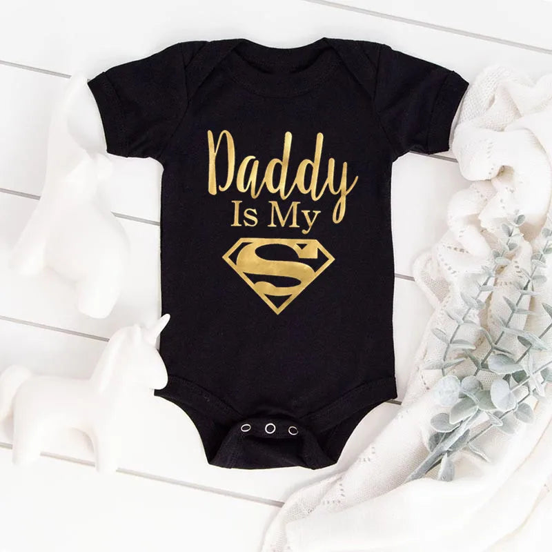 Newborn Baby Romper – "Daddy Is My Hero" Funny Print Bodysuit – Cute & Casual Infant Jumpsuit for Baby Boys & Girls