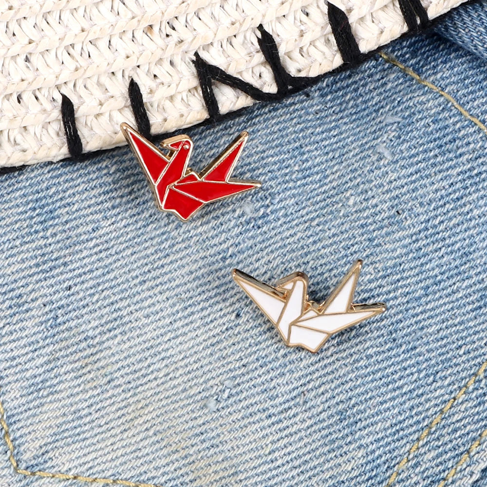 Paper Crane Pin Brooch Creative Origami Animal Enamel Lapel Pin Cartoon Badge Lucky Blessing Jewelry Gift