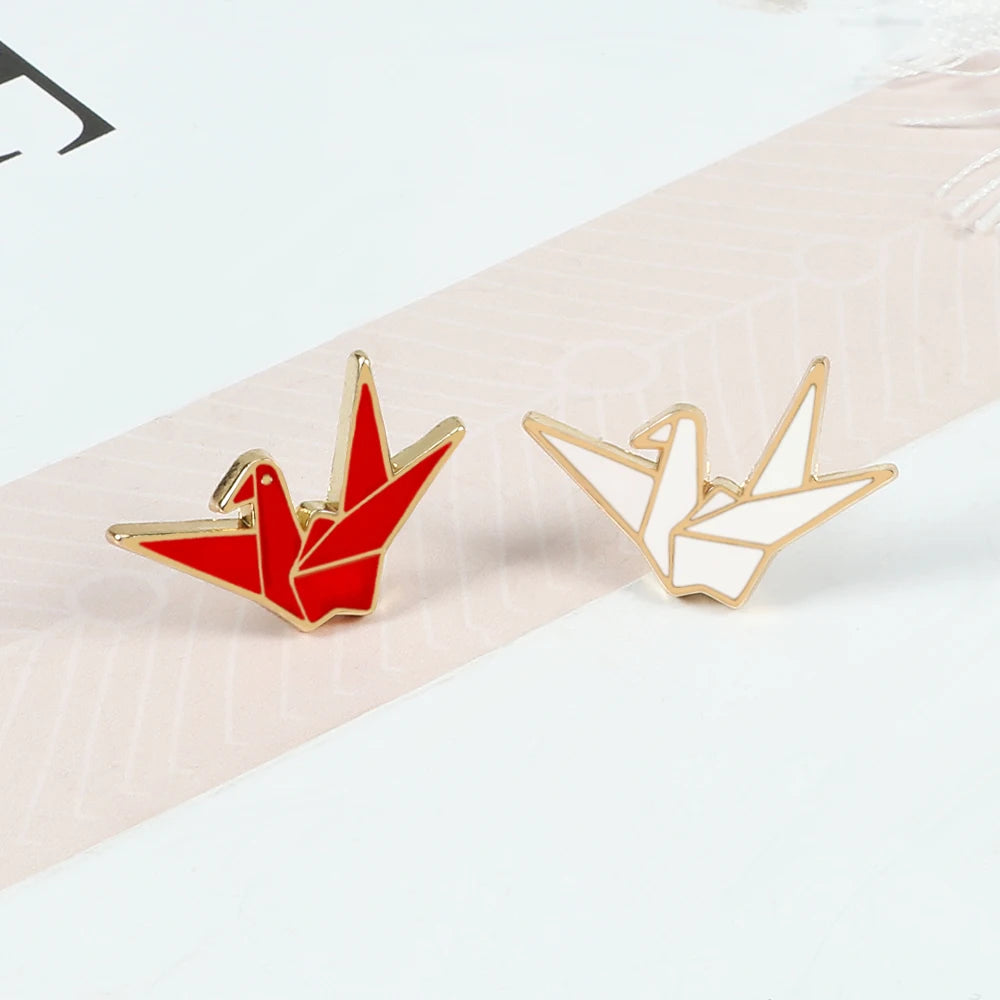 Paper Crane Pin Brooch Creative Origami Animal Enamel Lapel Pin Cartoon Badge Lucky Blessing Jewelry Gift