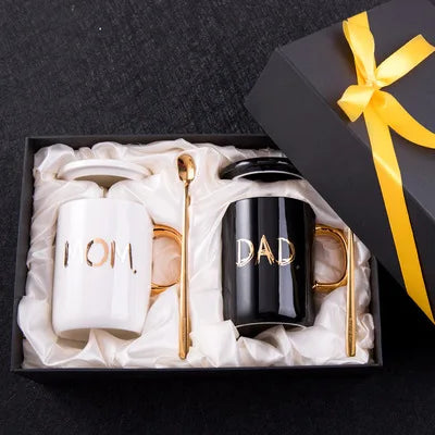 Mom & Dad Ceramic Coffee Mug with Lid & Spoon — 400ml (13.5 fl oz) | Gift Box, Black & White