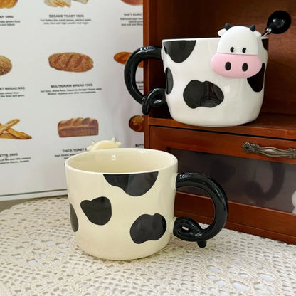 Magnetic 3D Cartoon Cow Head Ceramic Mug with Spoon — Tilted-Tail Coffee Cup, 1-Pack Gift for Kids & Couples