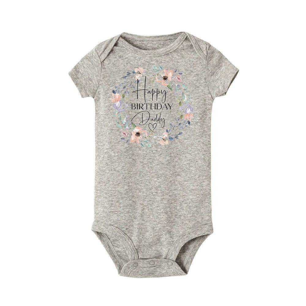 “Happy Birthday Daddy, I Love You” – Adorable Newborn Baby Bodysuit, Short-Sleeve Infant Romper, Perfect Birthday Gift for Dad
