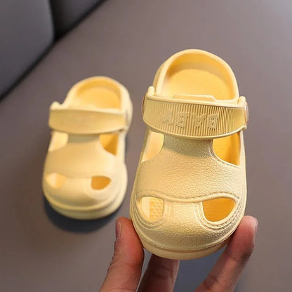 Summer New Baby Hole Shoes – Non-Slip Soft Sole Children’s Beach Sandals for Boys & Girls