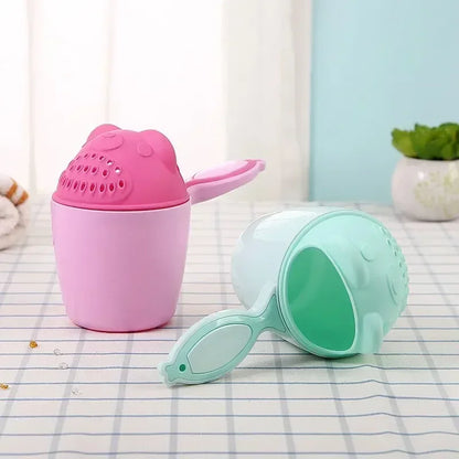 Baby Shower Toddler Shampoo Cup Cute Cartoon Baby Bath Spoons with Protect Kid Eyes Child Washing Hair Cup Kids Bathing Tool
