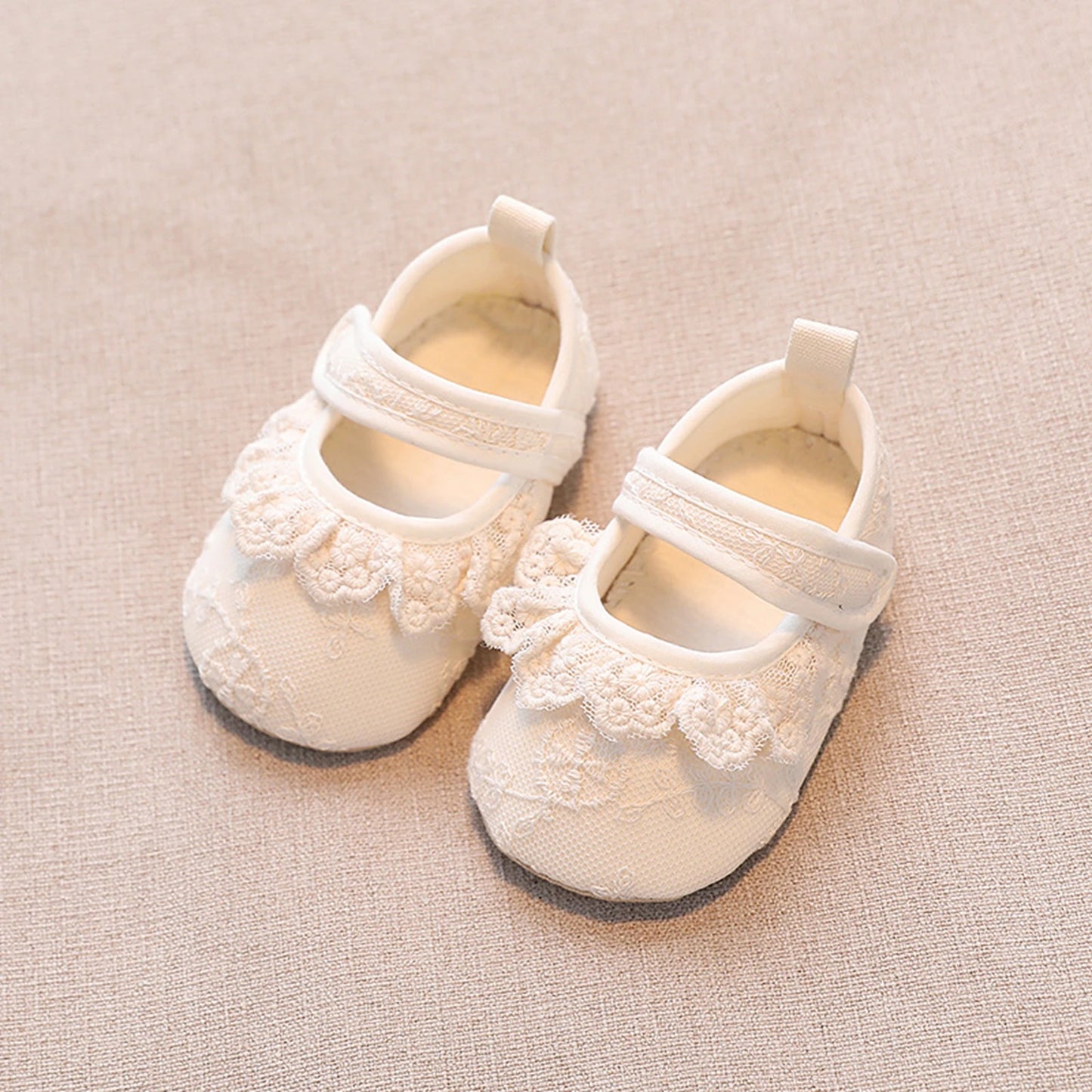 BeQeuewll Infant Baby Girls Shoes – Non-Slip Soft Soled Lace Bowknot Flats, Spring/Autumn First Walker Princess Shoes