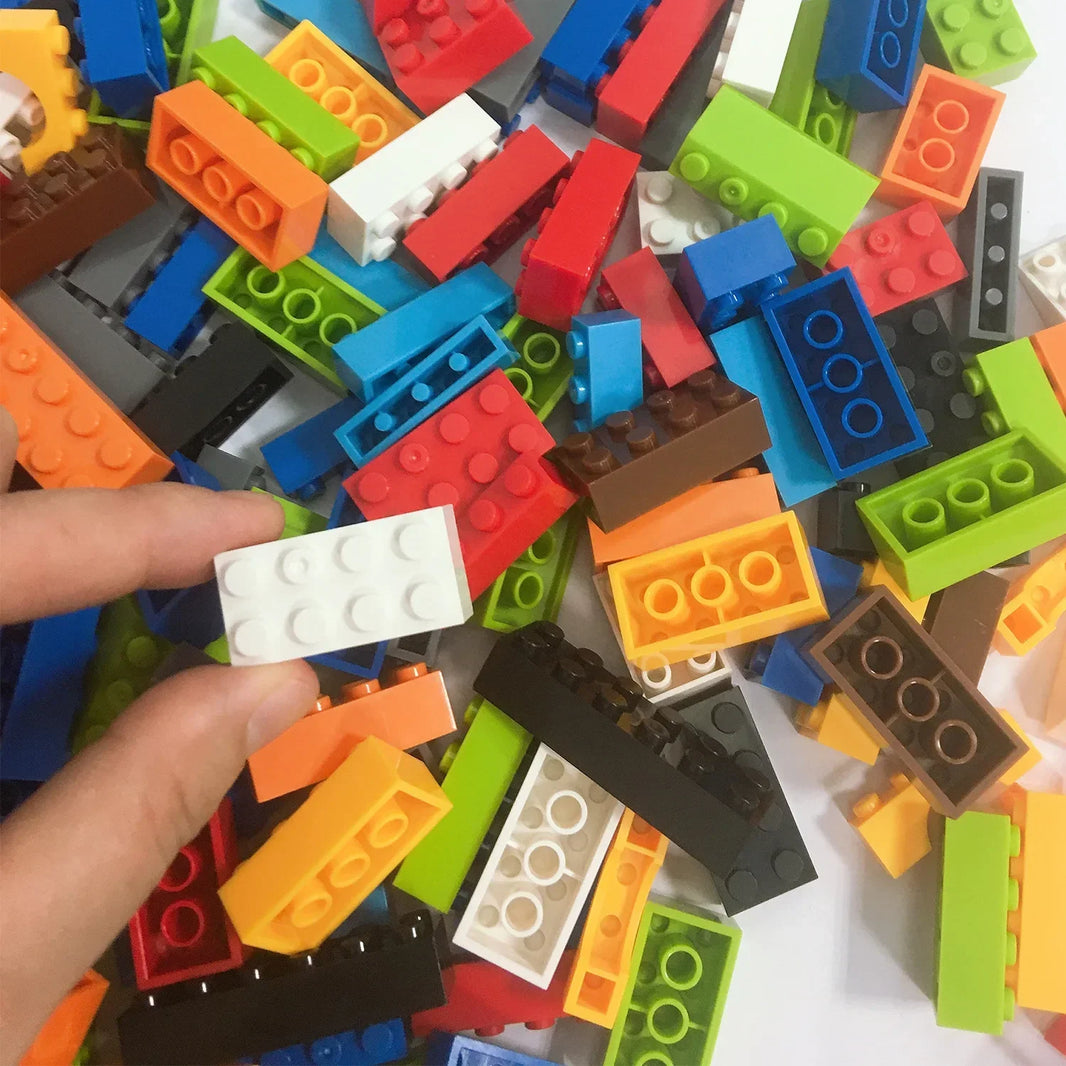 Urban Classic DIY Building Blocks Set – Creative MOC Assembly Toys for Kids, Educational Birthday Gift, 250+ Pieces