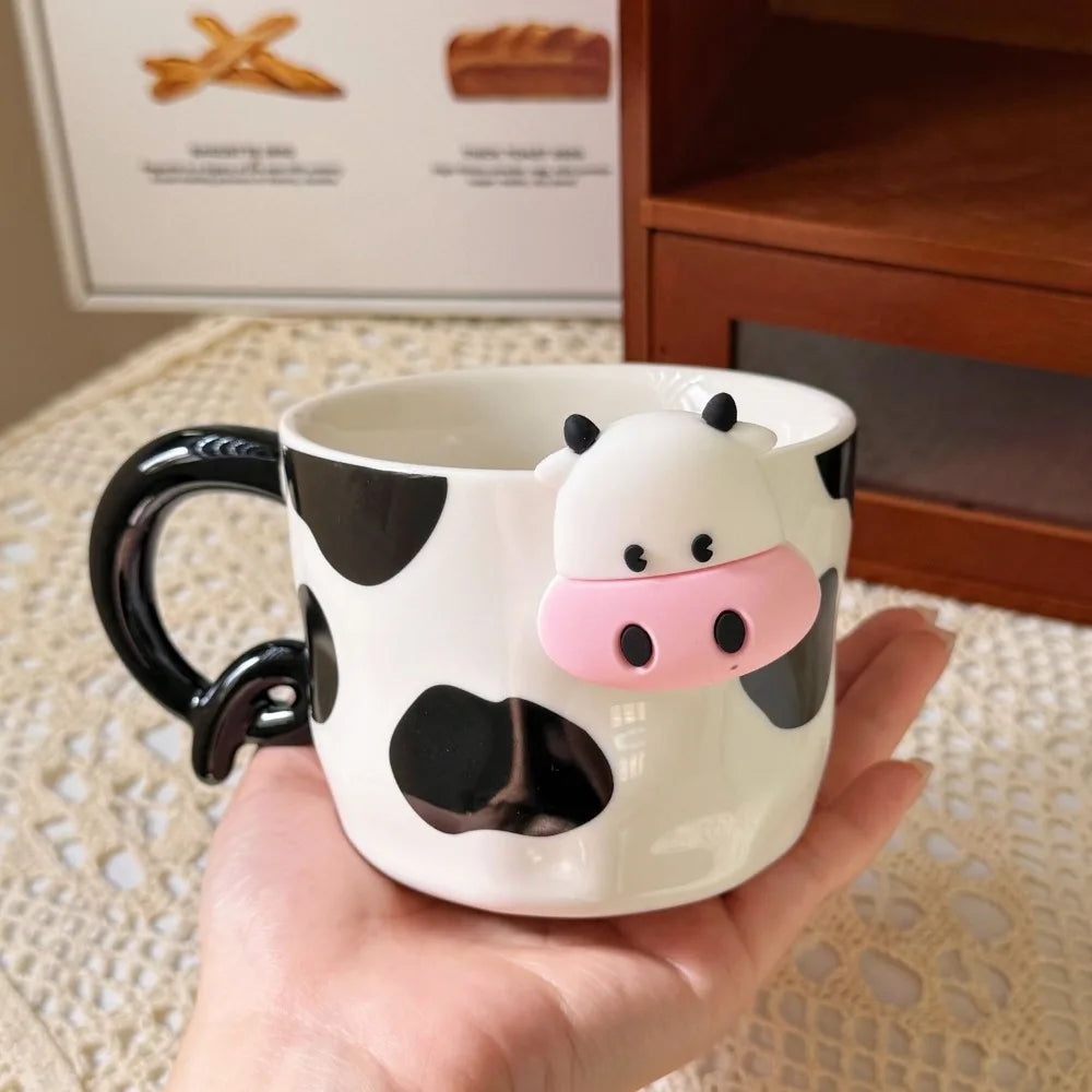 Magnetic 3D Cartoon Cow Head Ceramic Mug with Spoon — Tilted-Tail Coffee Cup, 1-Pack Gift for Kids & Couples