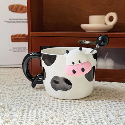 Magnetic 3D Cartoon Cow Head Ceramic Mug with Spoon — Tilted-Tail Coffee Cup, 1-Pack Gift for Kids & Couples