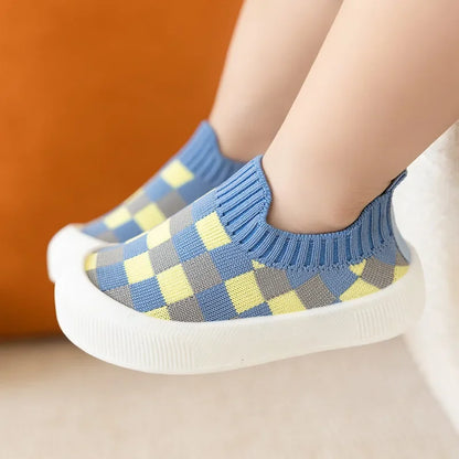 Spring New Slip-On Toddler Shoes – Non-Slip Classic Plaid First Walkers for Boys & Girls, Autumn Sport Sneakers