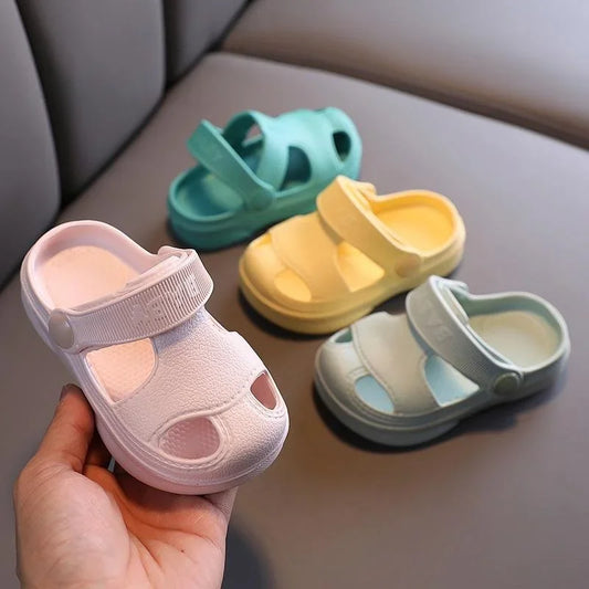 Summer New Baby Hole Shoes – Non-Slip Soft Sole Children’s Beach Sandals for Boys & Girls