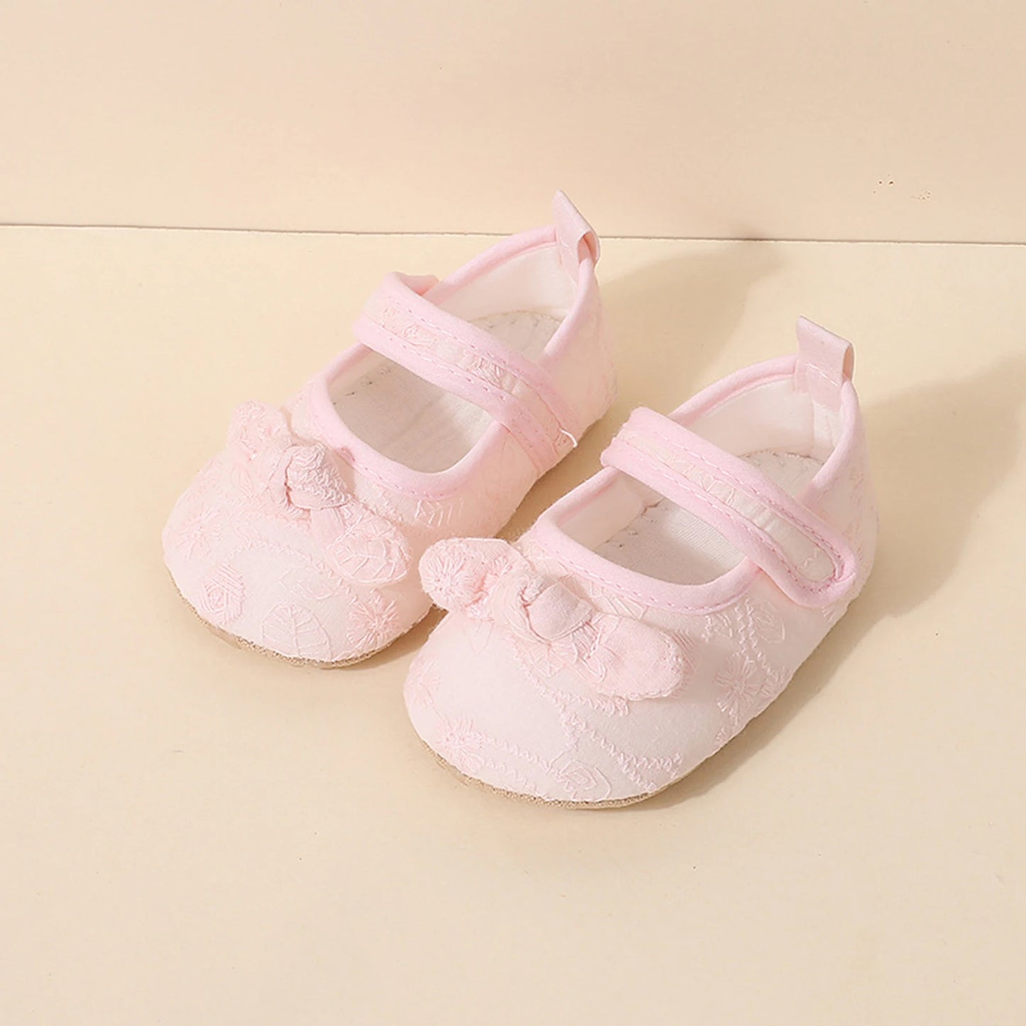 BeQeuewll Infant Baby Girls Shoes – Non-Slip Soft Soled Lace Bowknot Flats, Spring/Autumn First Walker Princess Shoes