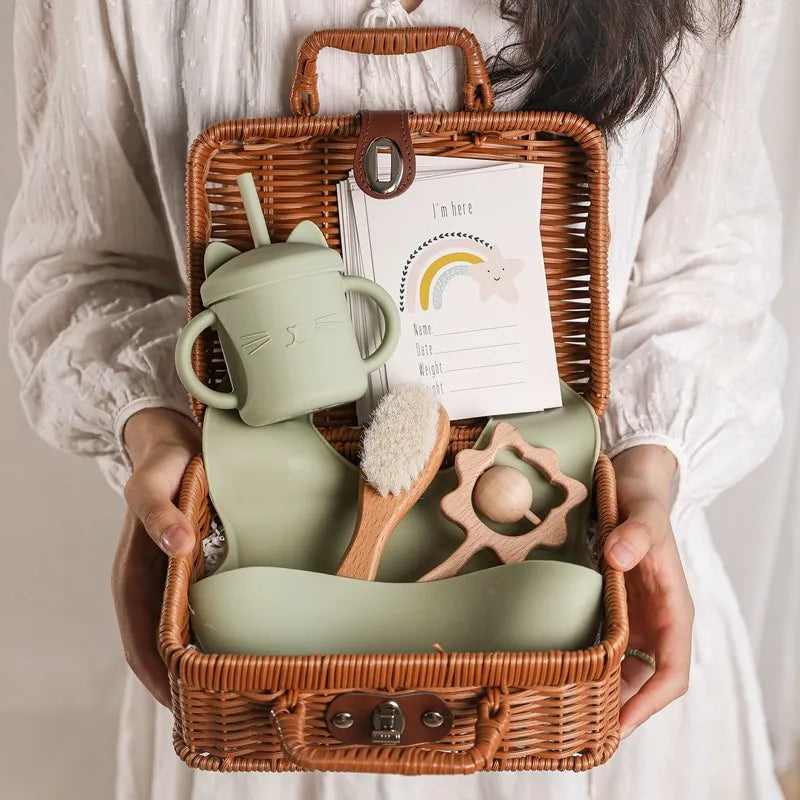 Baby Feeding Tableware Box Set – Silicone Rainbow Stacker Toy, Birth Gift Set for Babies, Vintage Baby Gift Box