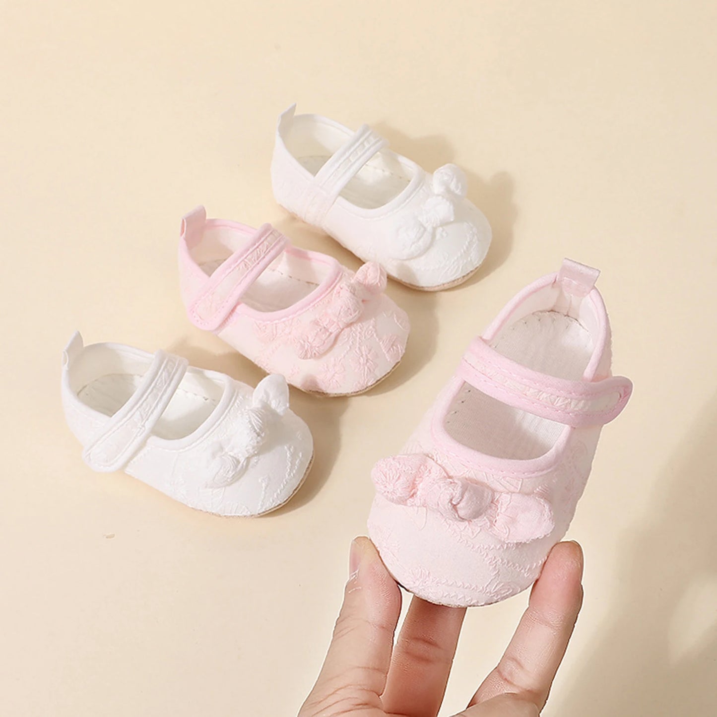 BeQeuewll Infant Baby Girls Shoes – Non-Slip Soft Soled Lace Bowknot Flats, Spring/Autumn First Walker Princess Shoes