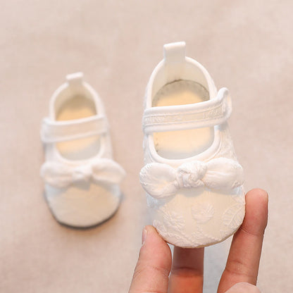 BeQeuewll Infant Baby Girls Shoes – Non-Slip Soft Soled Lace Bowknot Flats, Spring/Autumn First Walker Princess Shoes