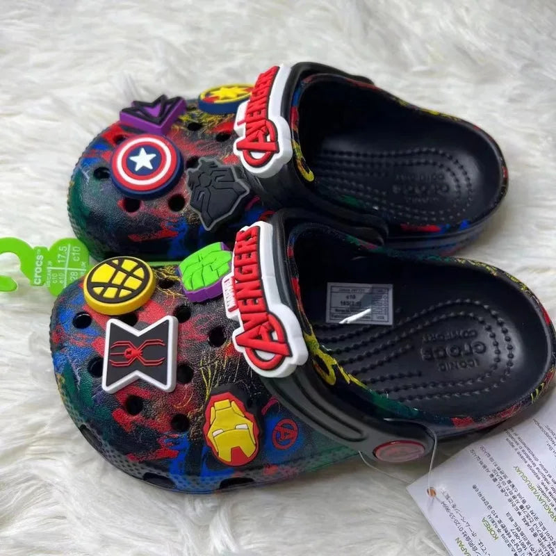 MINISO Avengers Spider-Man Cartoon Anime Hole Shoes – Children’s Anti-Slip, Anti-Odor Beach Sandals for Boys & Girls, Birthday Gift