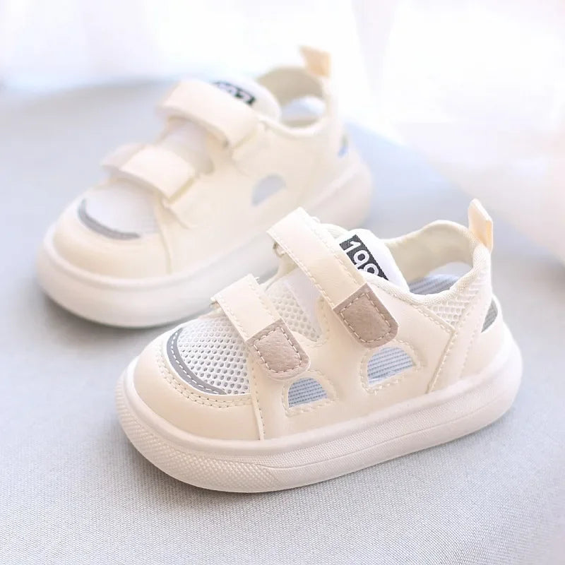 Kids Sports Sandals Summer New Boys' Hollow Board Shoes 1-4 Years Old Comfortable Casual Sandals for Boys Baby Shoes