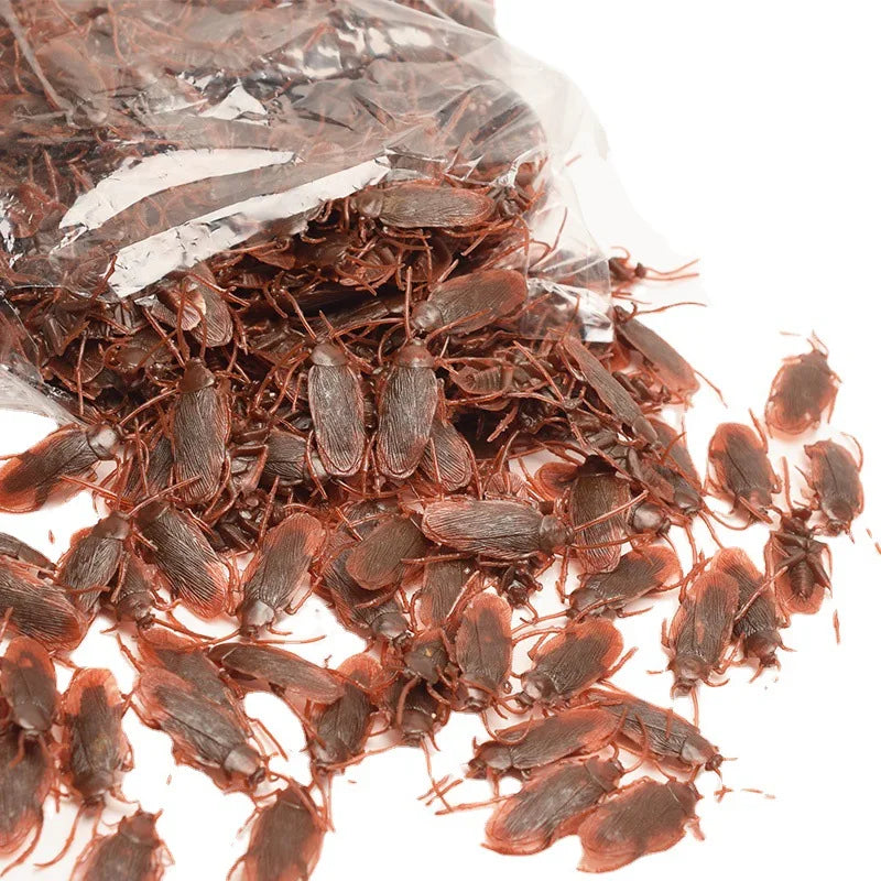 Realistic Plastic Cockroach Prank Toys — 10/20-Pack Fake Roaches, 7×2 cm (2.8×0.8 in) Scary Halloween & Gag Gift