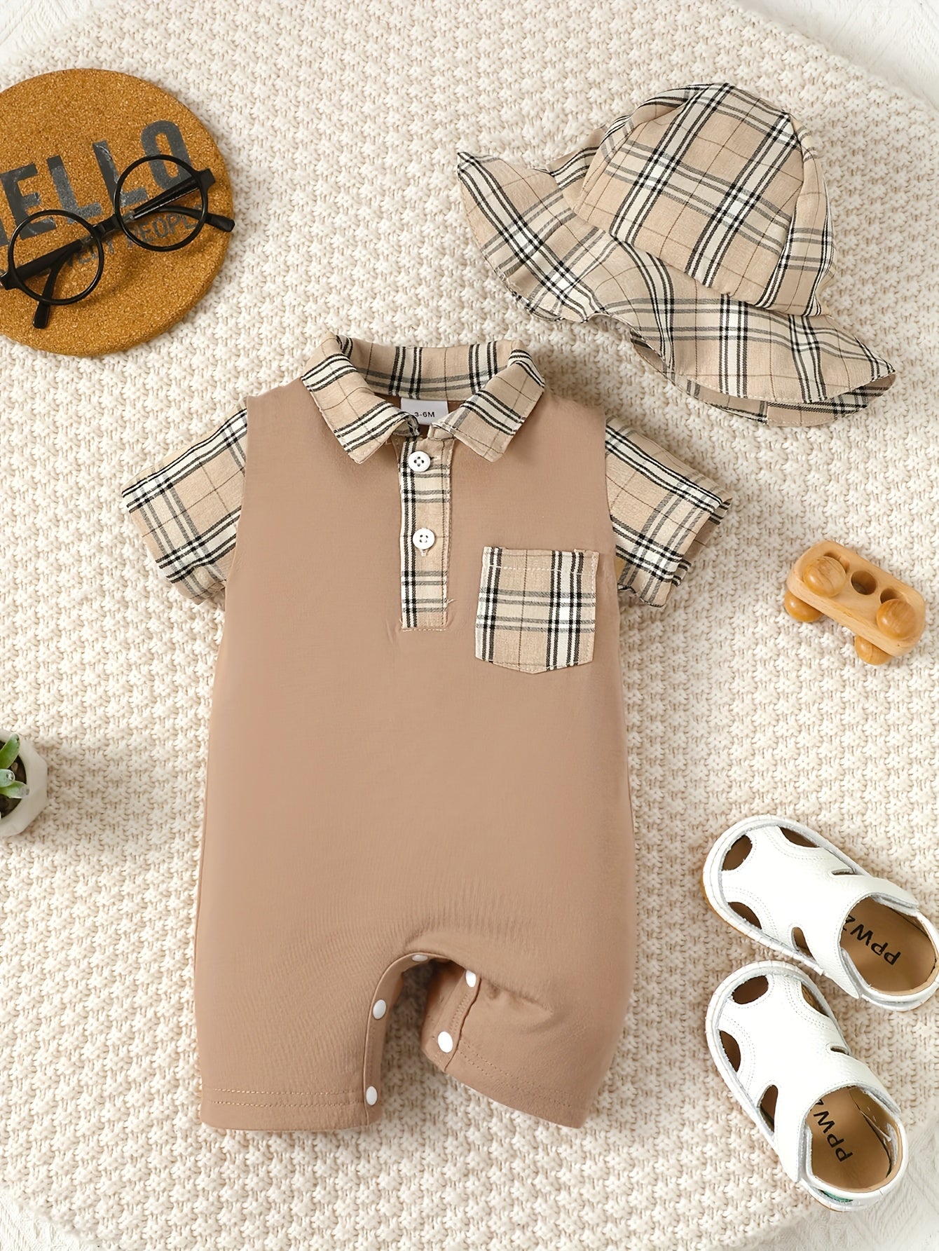Baby Boy Plaid Print White Short Sleeve Romper with Plaid Fisherman Hat – Casual & Cute (0-3 Years, Summer Wear)