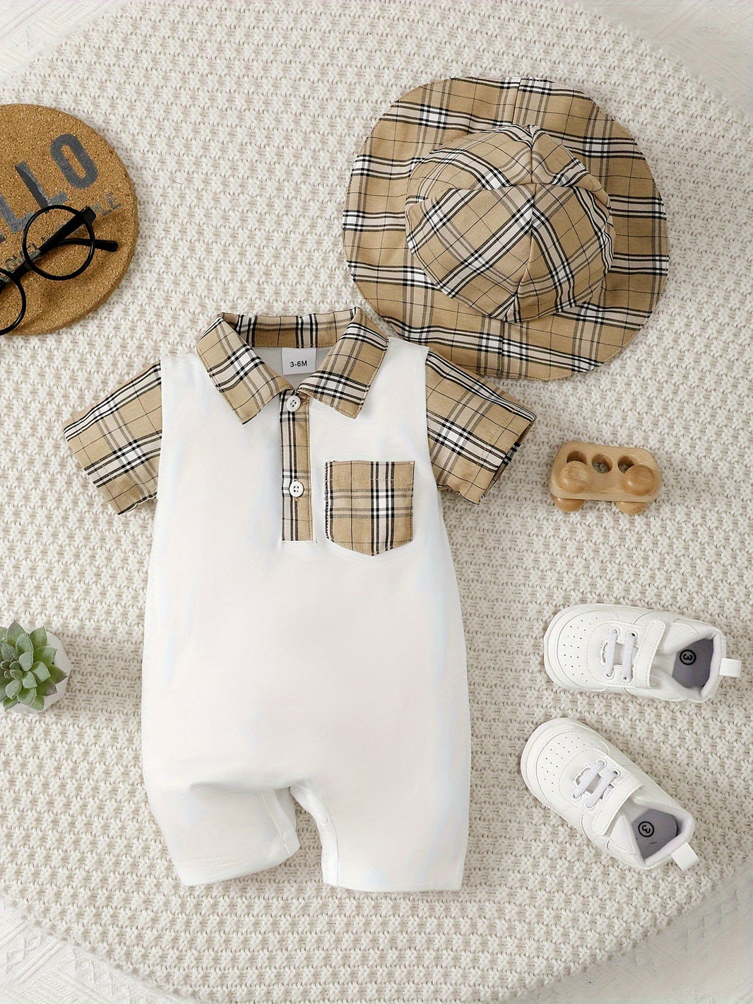 Baby Boy Plaid Print White Short Sleeve Romper with Plaid Fisherman Hat – Casual & Cute (0-3 Years, Summer Wear)